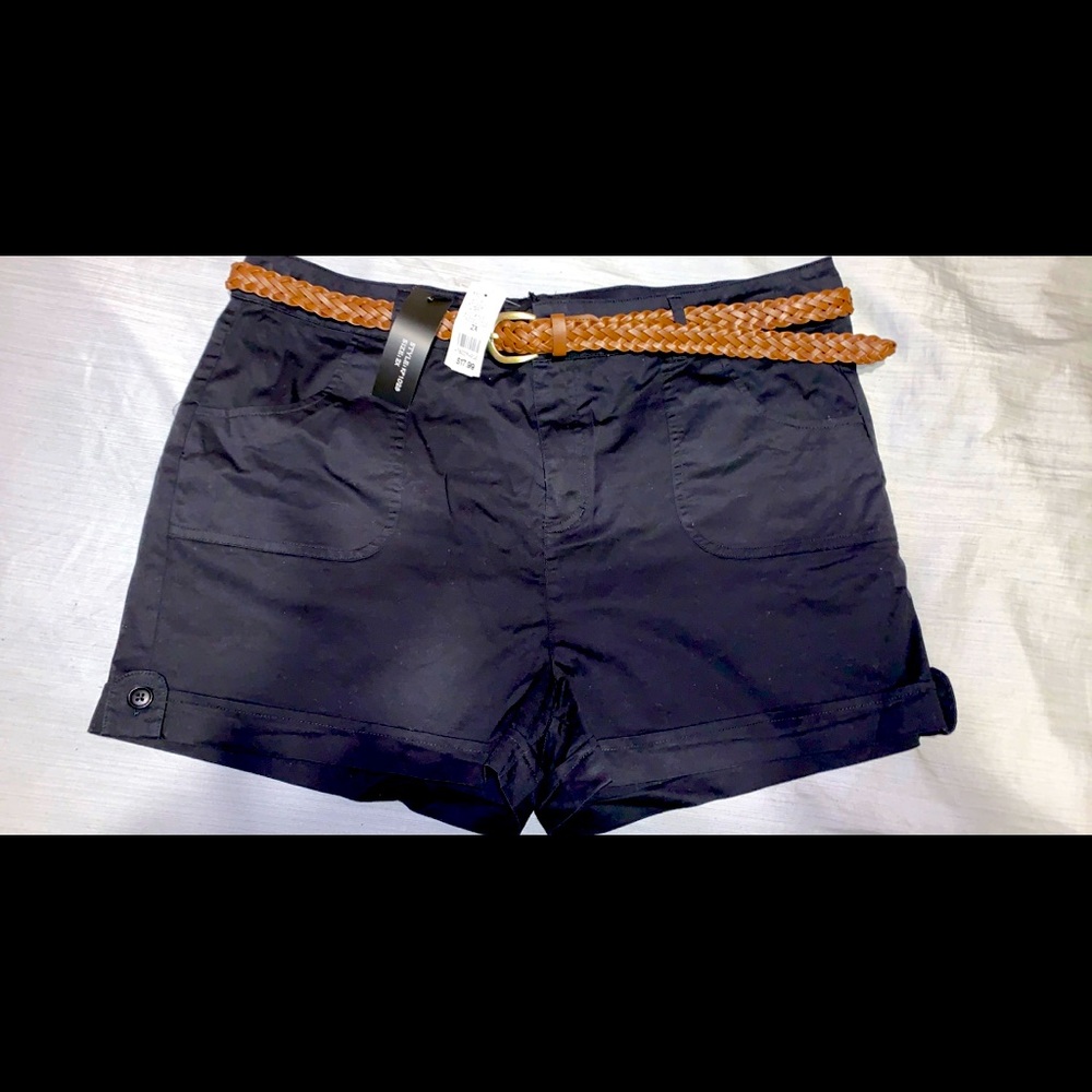 Plus size black booty shorts (size 2x/16) - Picture 1 of 2